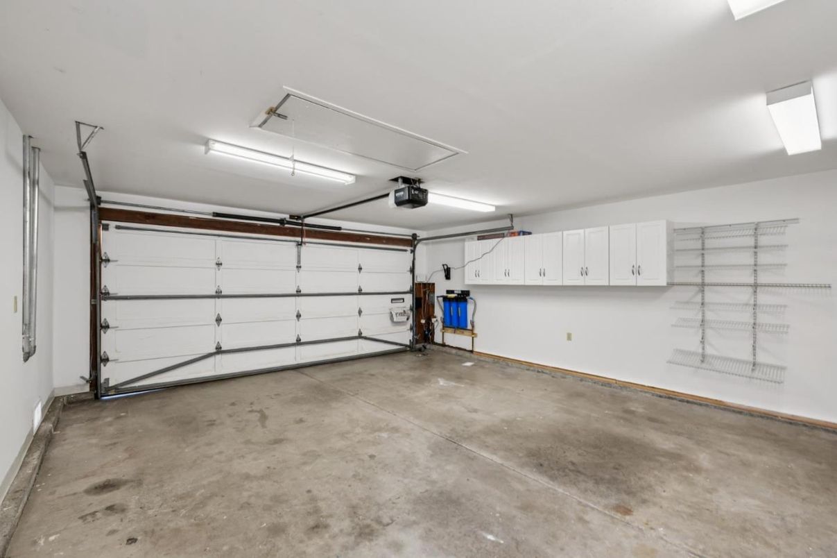 Garage, Interior