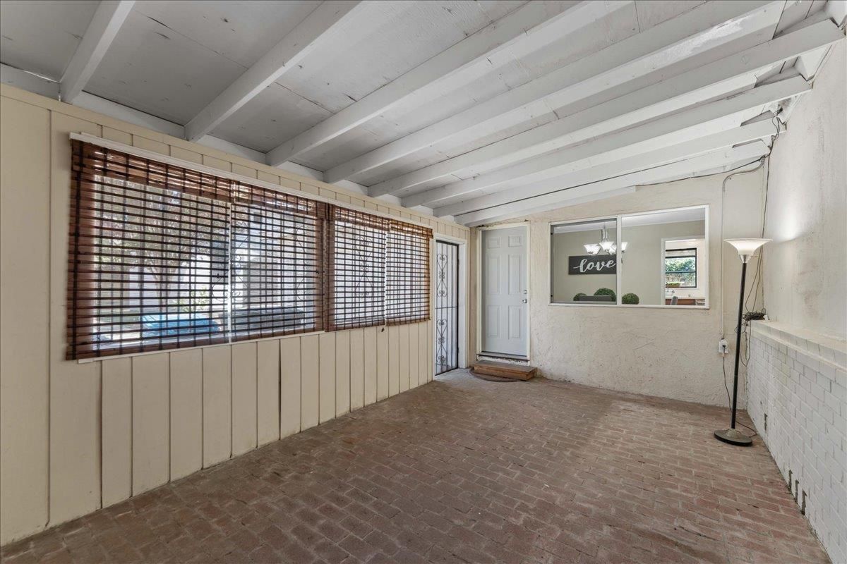 Detached Garage, Exterior