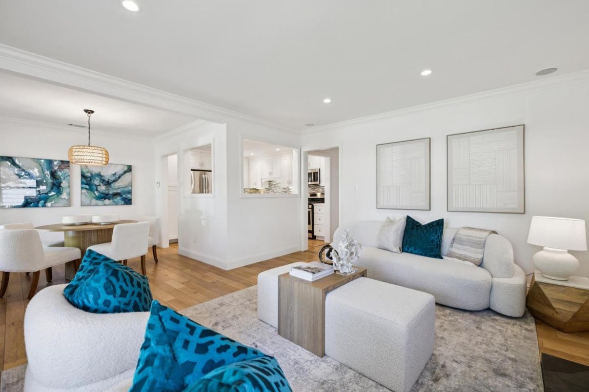 Dining room, Interior, Living room, Pendant Lights, Recessed Lighting, Wood Texture Flooring