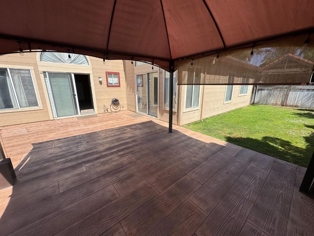 Backyard, Exterior