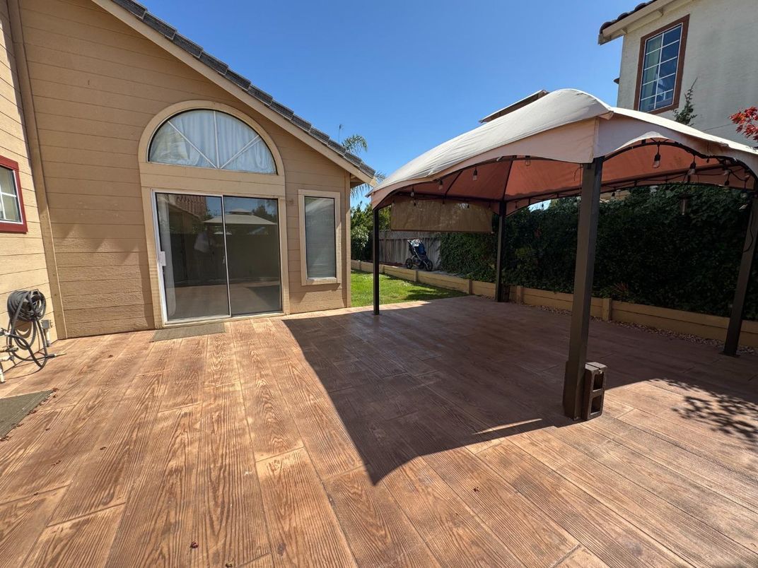 Exterior, Wood Texture Flooring