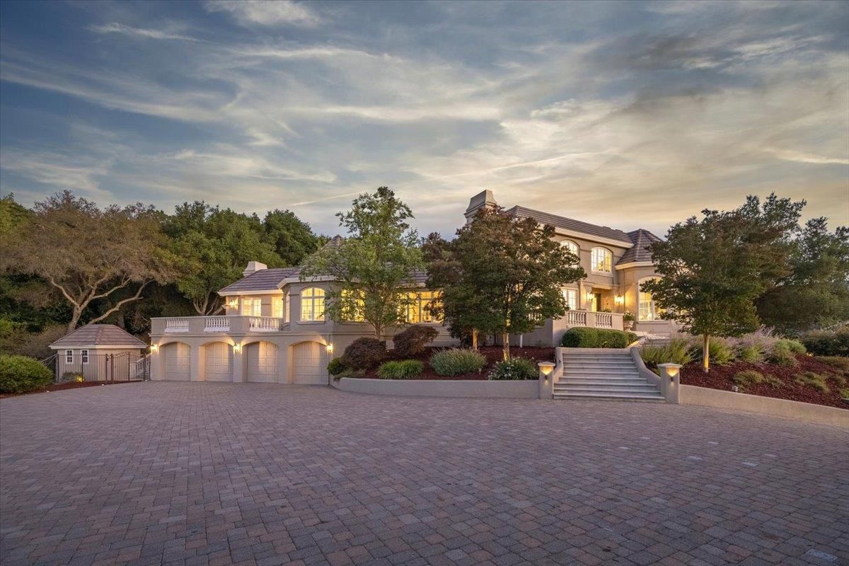 Attached, Exterior, Facade, French Provincial