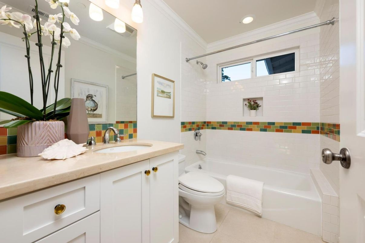 Bathroom, Interior, Recessed Lighting