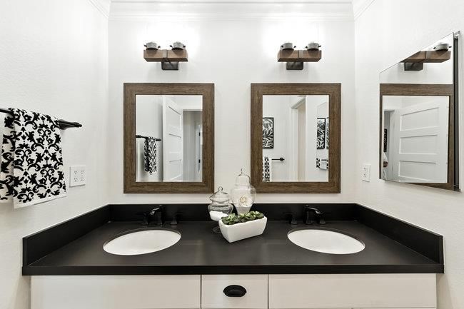 Bathroom, Dual Sink Vanities, Interior