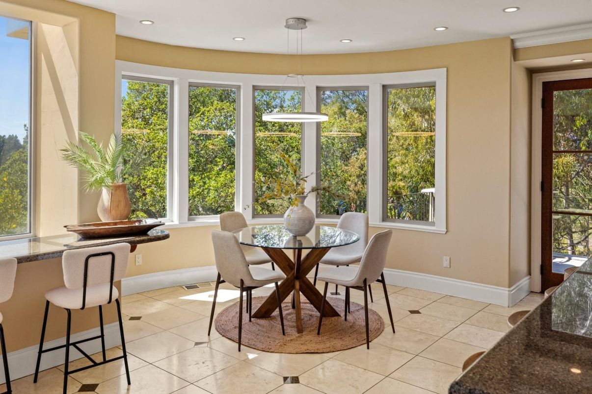 Dining room, Interior, Pendant Lights, Recessed Lighting