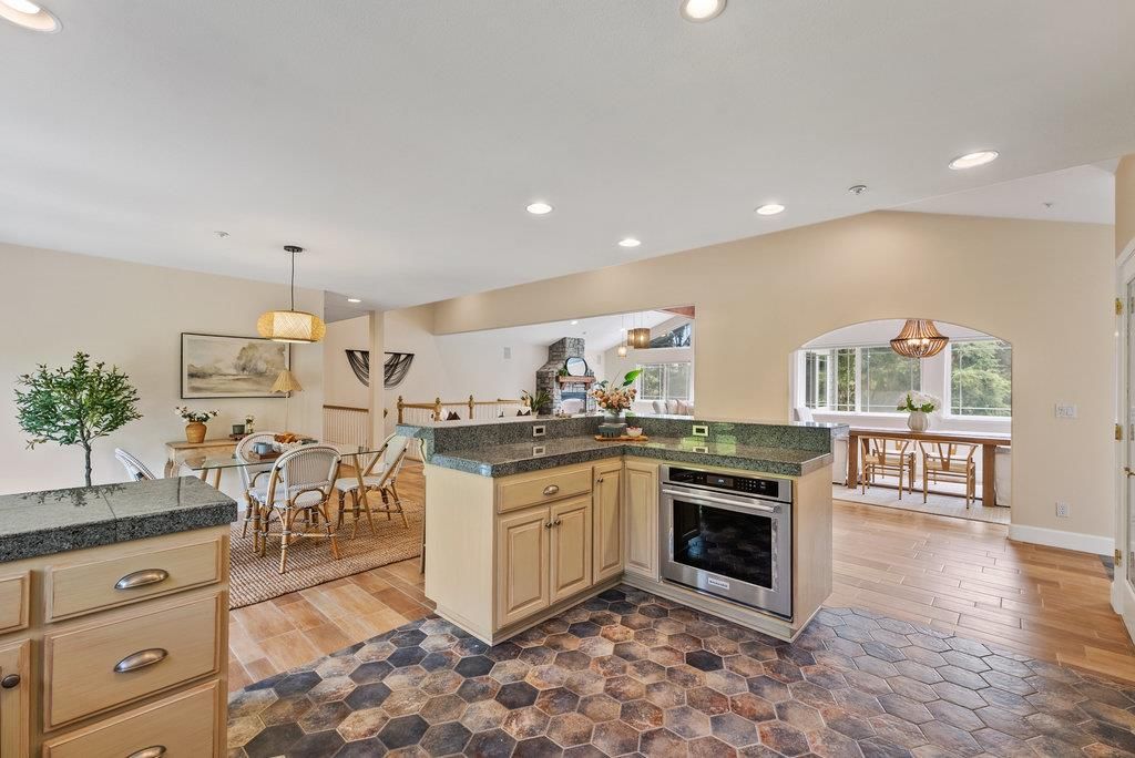 Dining room, Interior, Kitchen, Pendant Lights, Recessed Lighting, Wood Texture Flooring