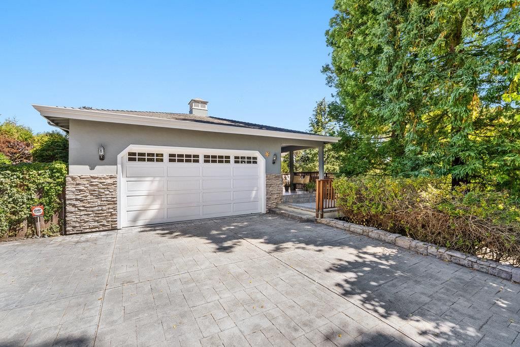 Detached Garage, Exterior