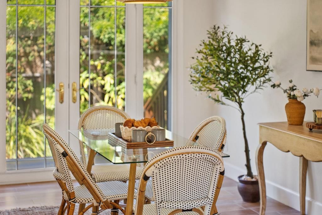 Dining room, Interior