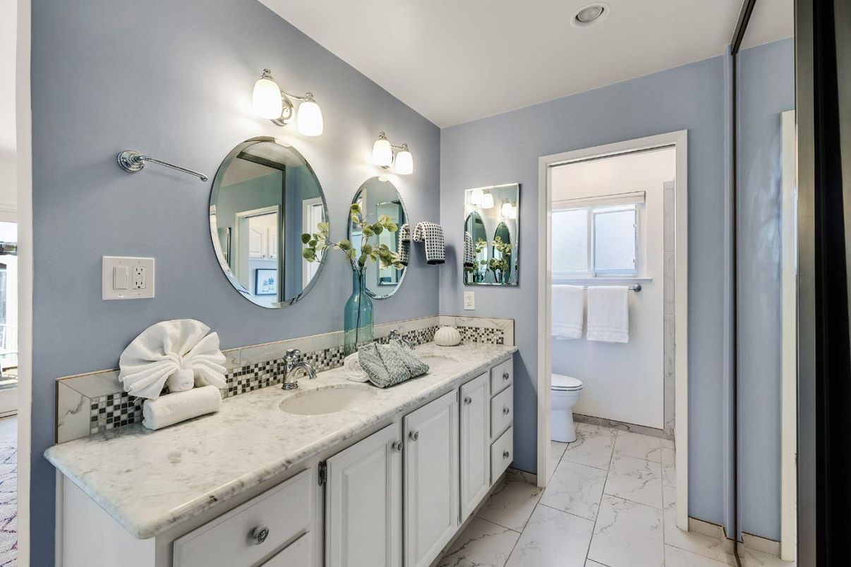 Bathroom, Dual Sink Vanities, Interior, Marble, Recessed Lighting