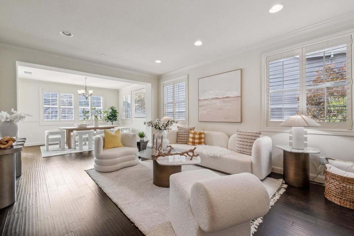 Chandelier, Dining room, Interior, Living room, Recessed Lighting, Wood Texture Flooring