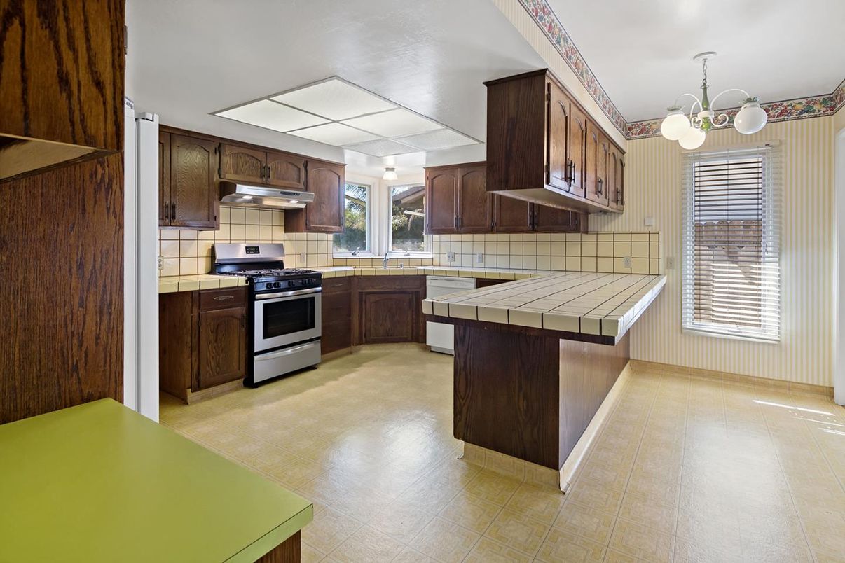 Interior, Kitchen, Tile Countertops