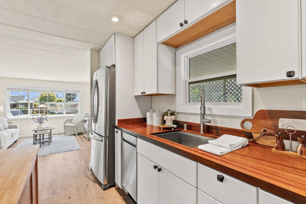 Interior, Kitchen, Recessed Lighting, Wood Texture Flooring