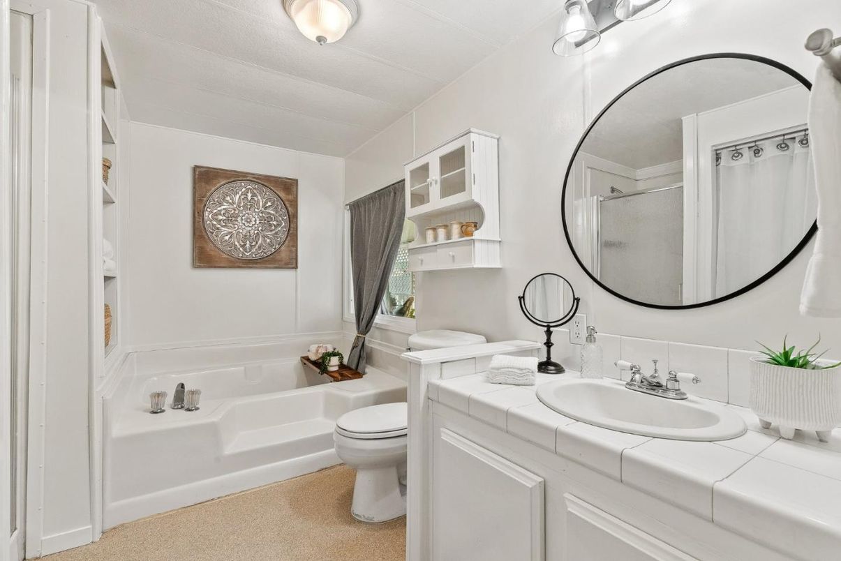 Bathroom, Interior, Tile Countertops