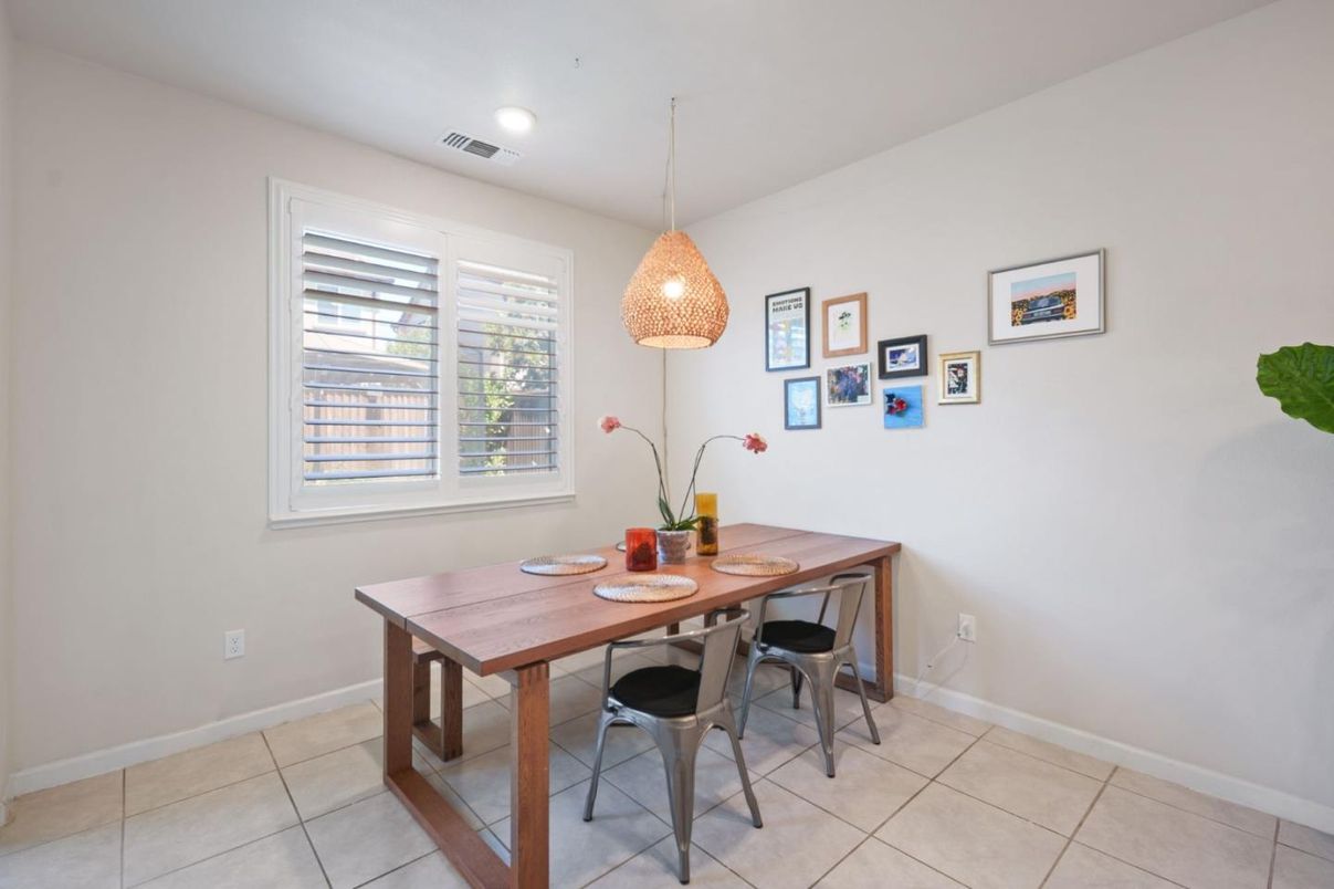 Dining room, Interior, Pendant Lights, Recessed Lighting