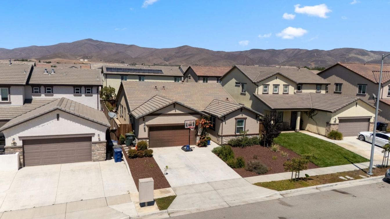 Attached, Exterior, Facade, Solar Panels, Mediterranean