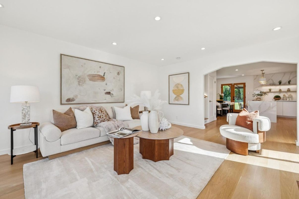 Interior, Living room, Pendant Lights, Recessed Lighting, Wood Texture Flooring