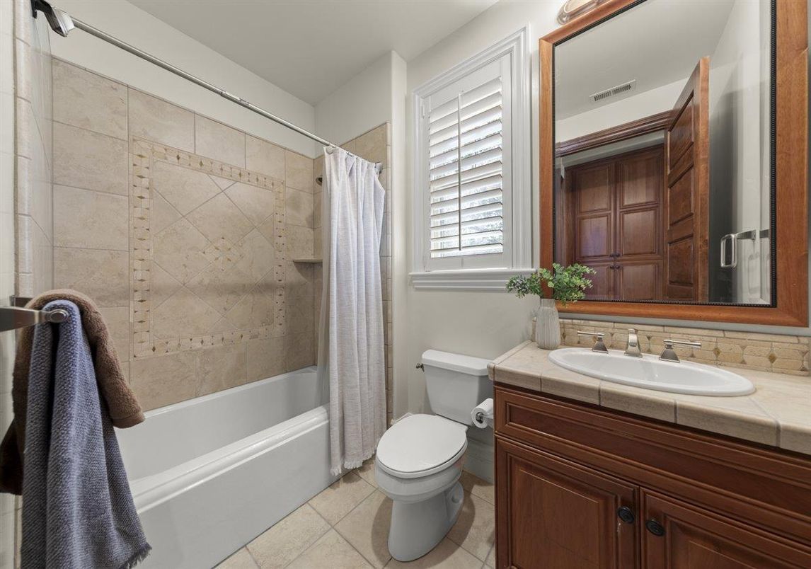 Bathroom, Interior, Tile Countertops