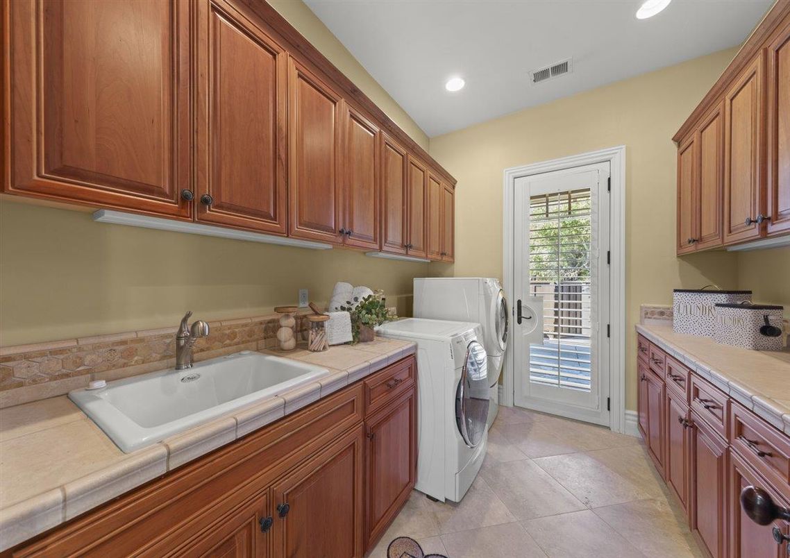 Interior, Recessed Lighting, Washer
