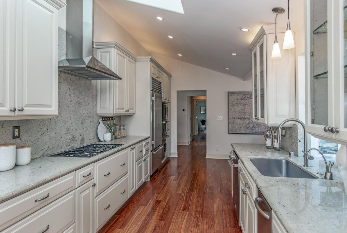 Interior, Kitchen, Pendant Lights, Recessed Lighting, Wood Texture Flooring