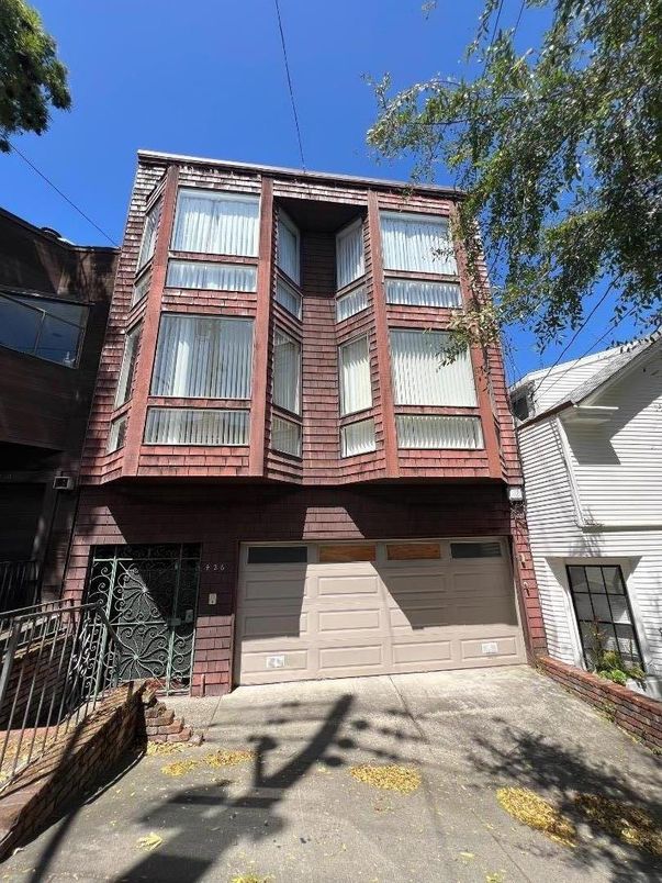 Attached, Exterior, Facade, Rowhouse