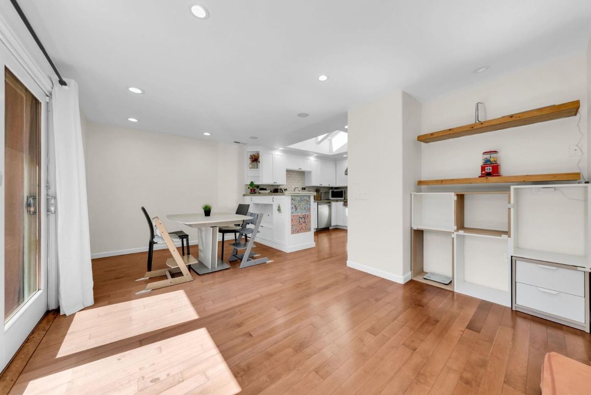 Dining room, Interior, Kitchen, Recessed Lighting, Wood Texture Flooring