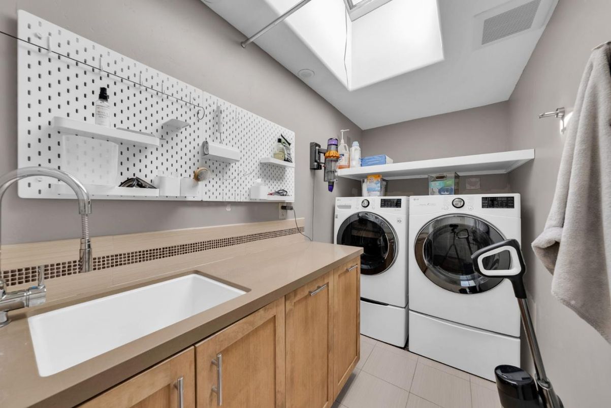 Interior, Washer