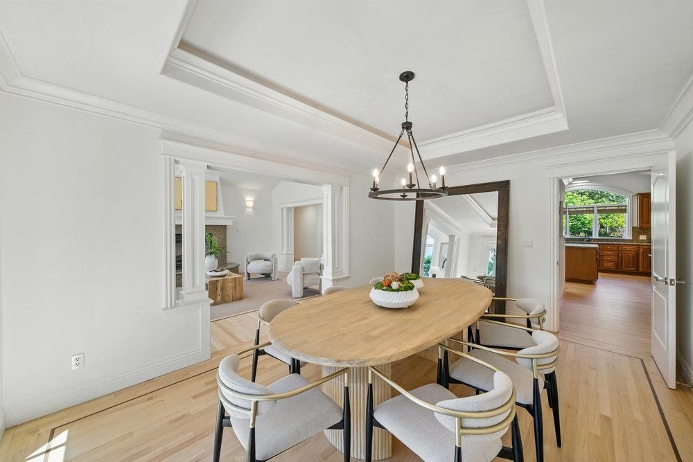 Chandelier, Dining room, Interior, Living room, Pendant Lights, Wood Texture Flooring