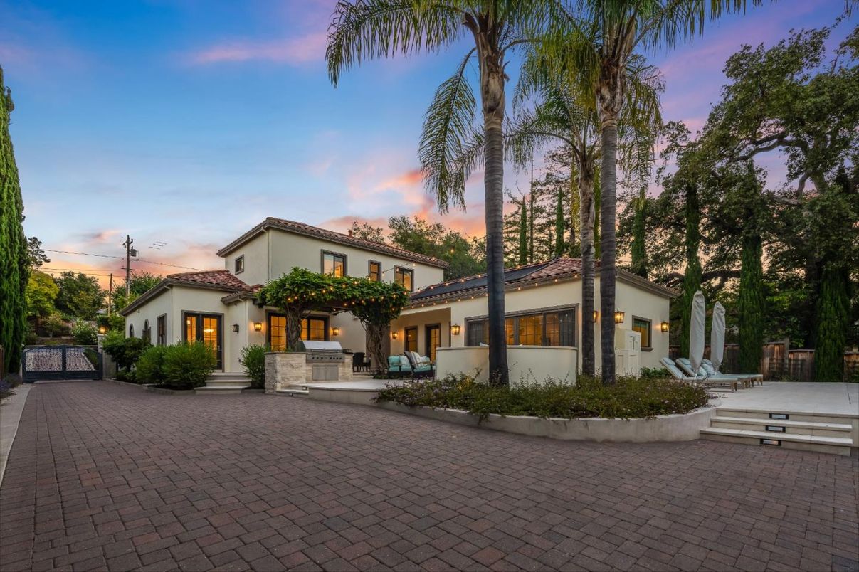Exterior, Facade, Spanish Mediterranean