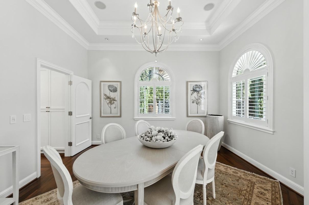 Chandelier, Dining room, Interior, Recessed Lighting, Wood Texture Flooring