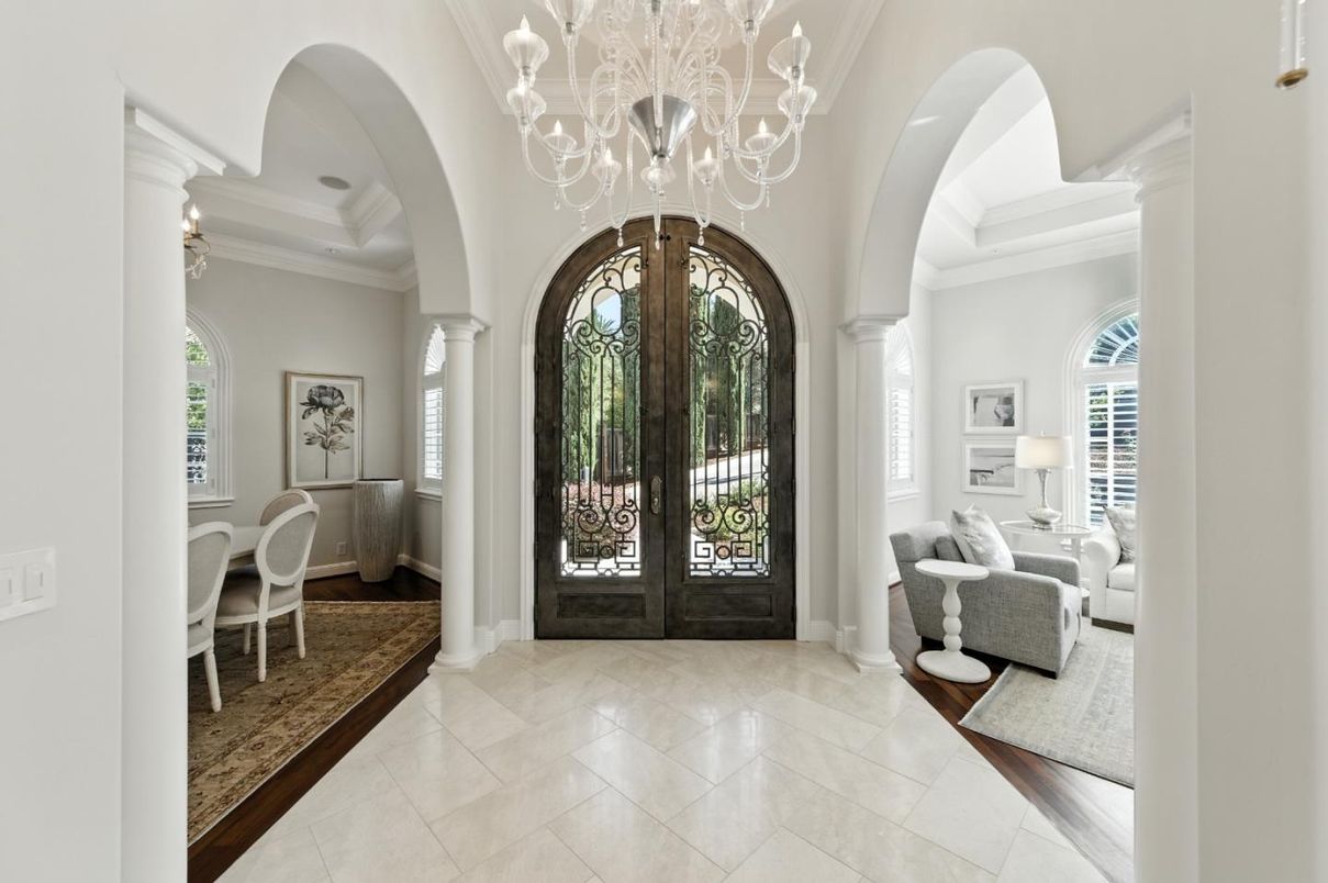 Chandelier, Dining room, Interior
