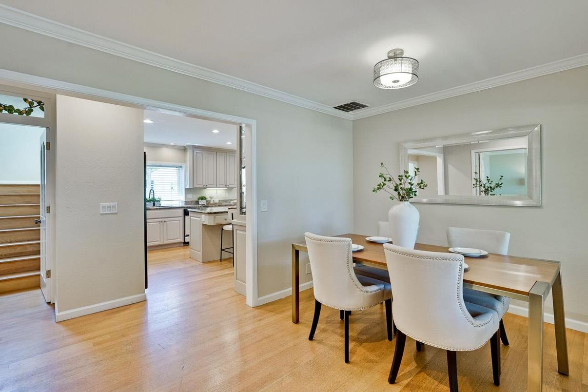 Dining room, Interior, Kitchen, Recessed Lighting, Wood Texture Flooring