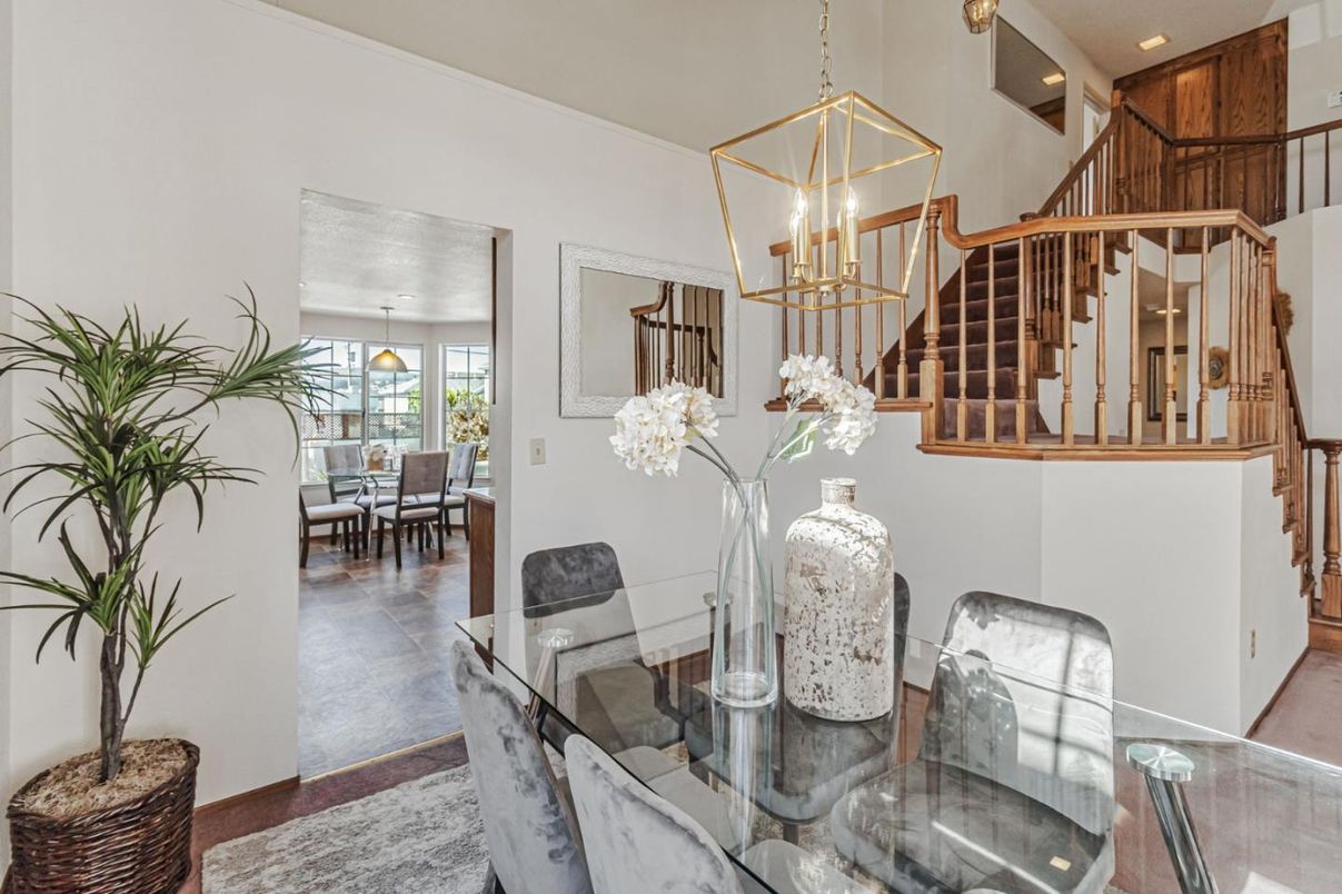 Dining room, Interior, Pendant Lights, Recessed Lighting