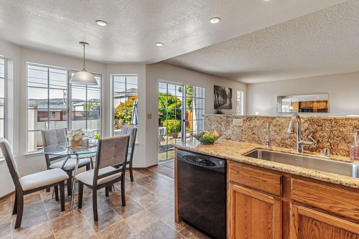 Dining room, Interior, Kitchen, Pendant Lights, Recessed Lighting