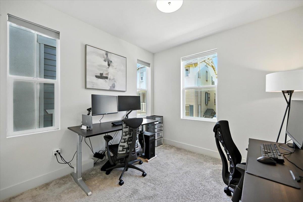 Home Office, Interior