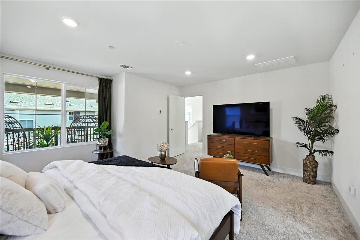 Bedroom, Interior, Recessed Lighting, Water