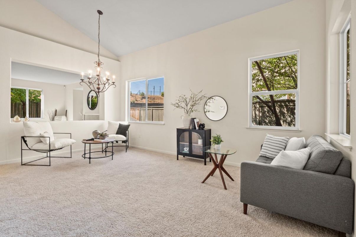 Chandelier, Interior, Living room