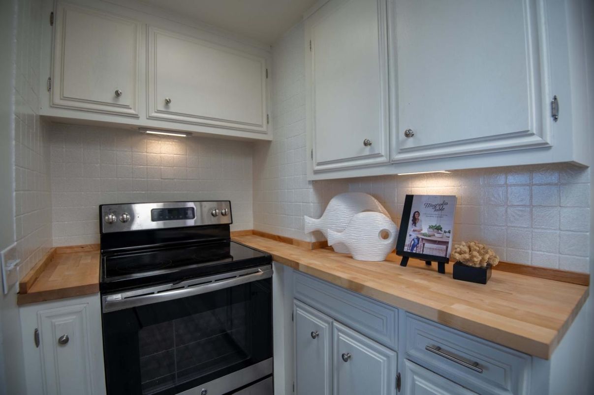 Interior, Kitchen, Stainless Steel Appliances