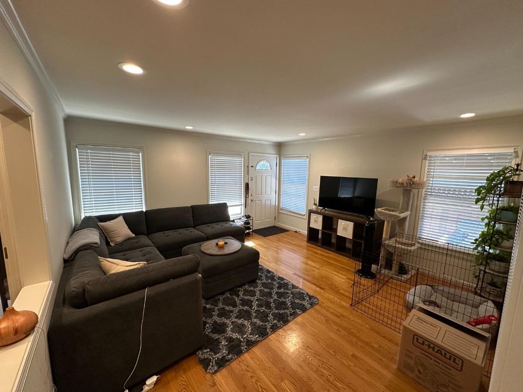 Interior, Living room, Recessed Lighting, Wood Texture Flooring