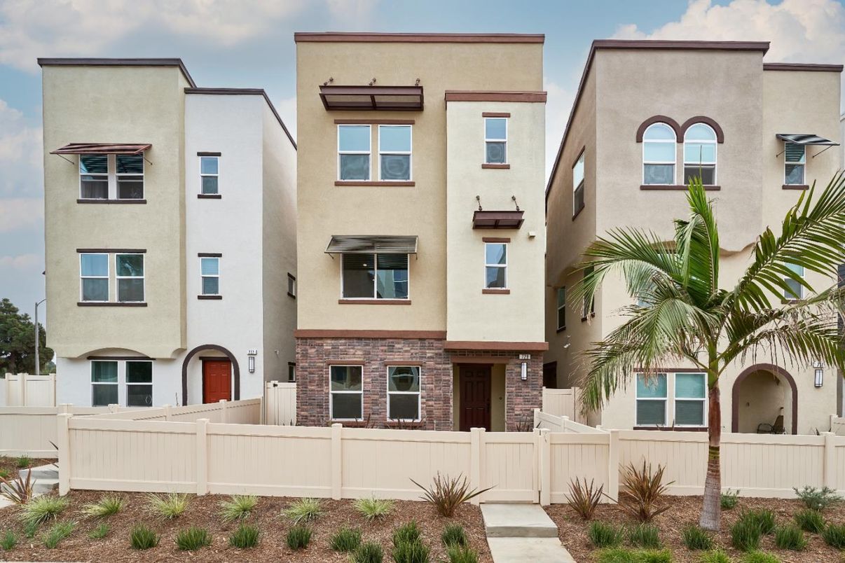 Exterior, Facade, Rowhouse