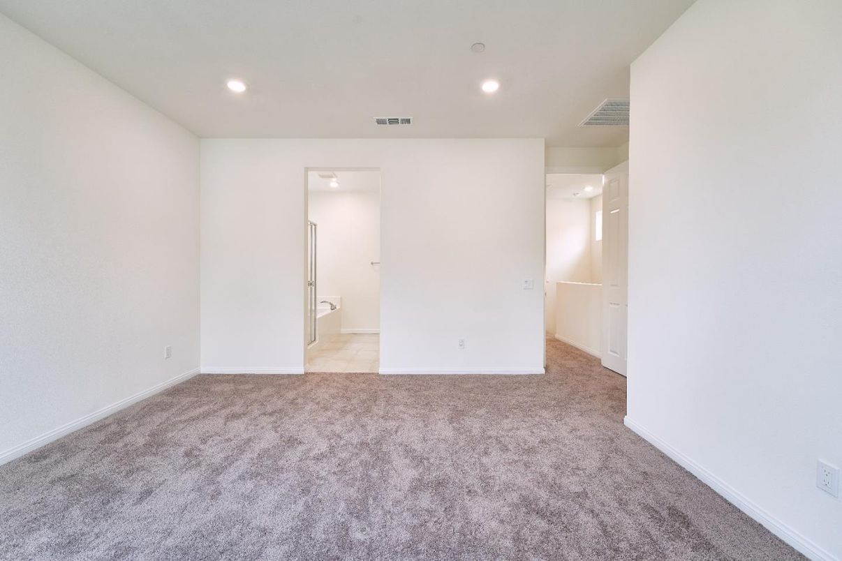 Bathroom, Empty room, Interior, Recessed Lighting
