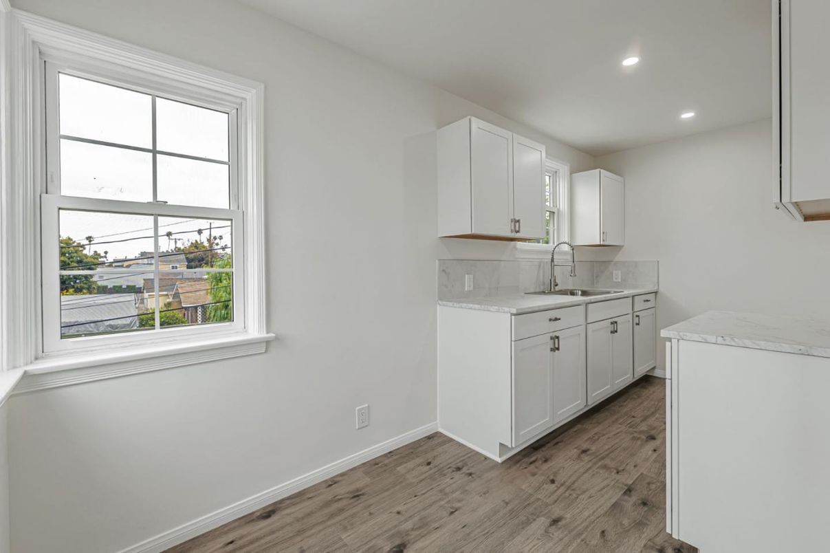 Interior, Kitchen, Recessed Lighting, Wood Texture Flooring