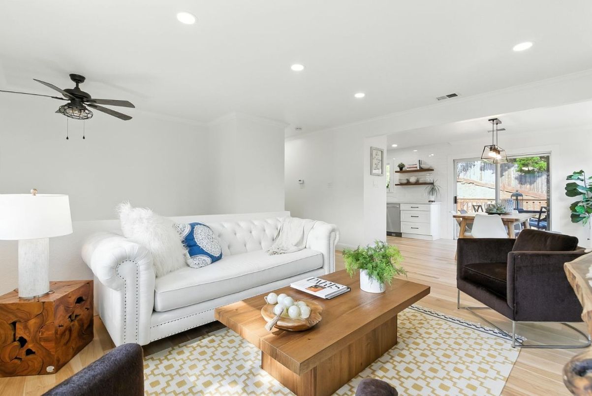 Dining room, Interior, Kitchen, Living room, Pendant Lights, Recessed Lighting, Wood Texture Flooring