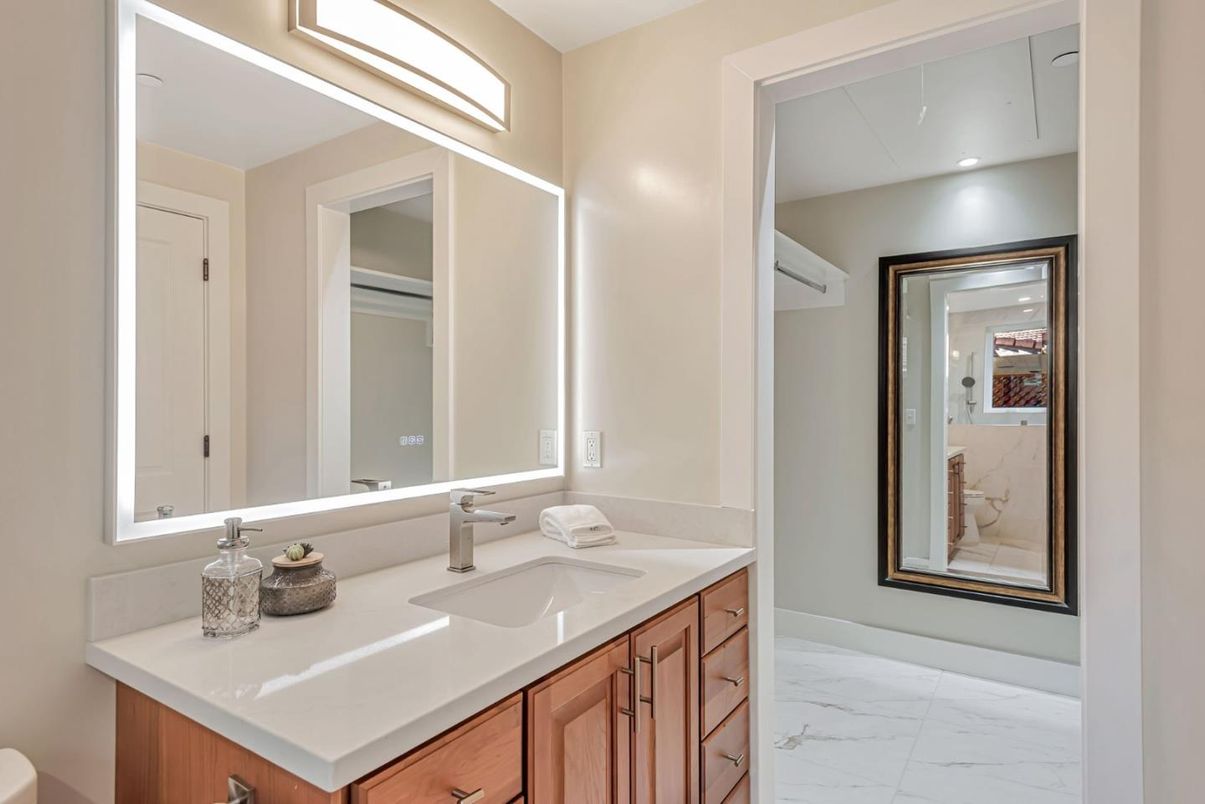 Bathroom, Dual Sink Vanities, Interior, Marble, Recessed Lighting