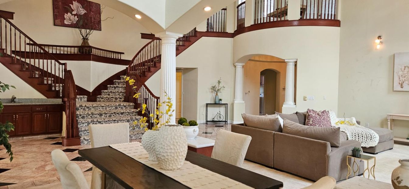 Dining room, Interior, Living room, Recessed Lighting