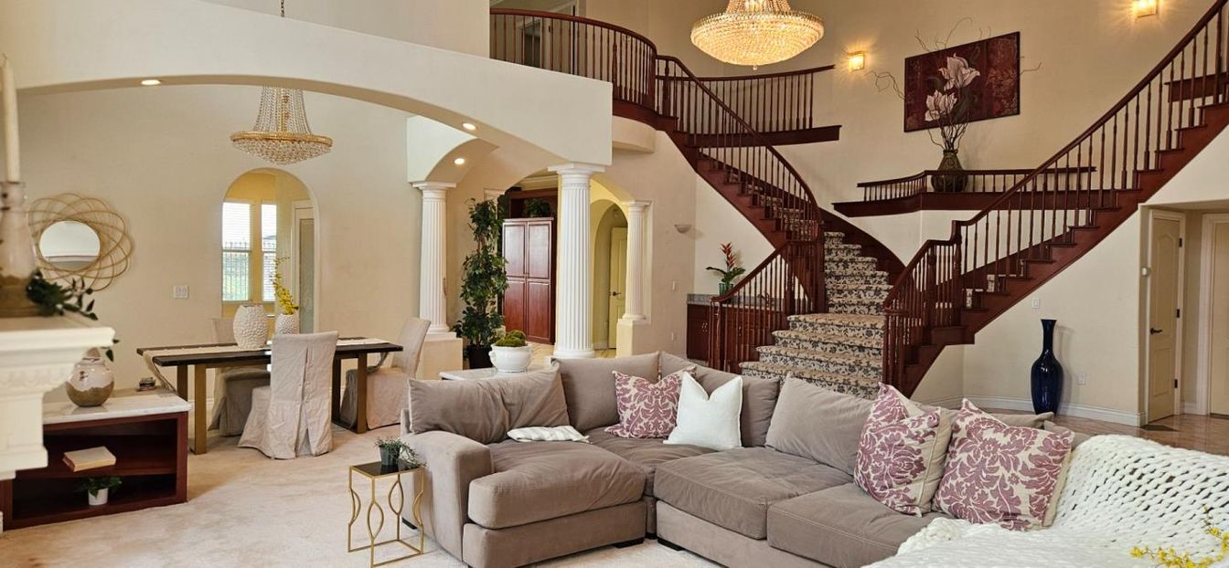 Chandelier, Dining room, Interior, Living room, Recessed Lighting
