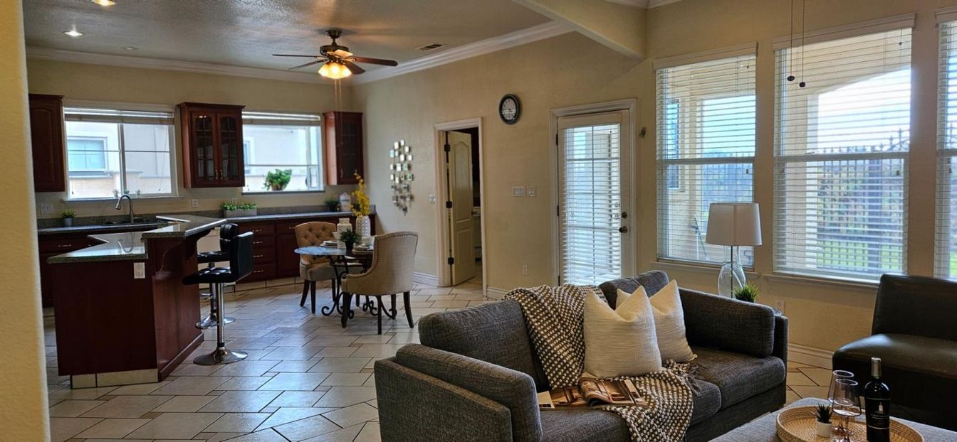 Dining room, Interior, Living room, Recessed Lighting