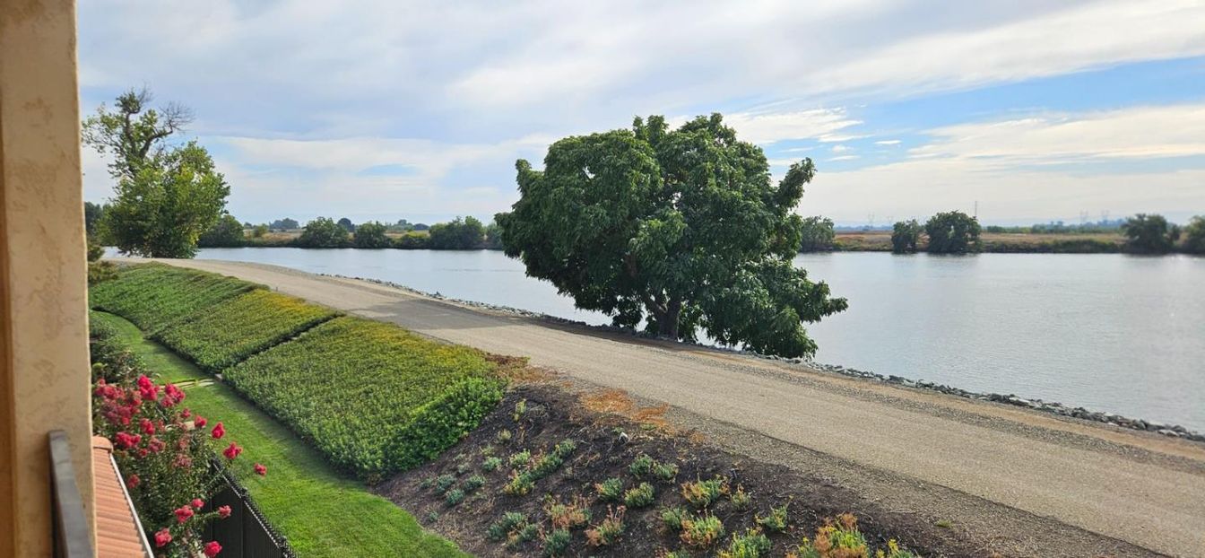 Exterior, Water