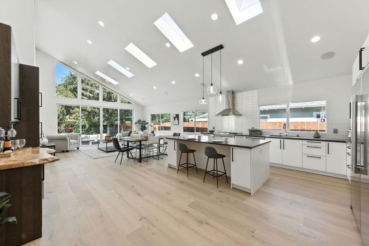 Dining room, Interior, Kitchen, Pendant Lights, Recessed Lighting, Stainless Steel Appliances, Wood Texture Flooring