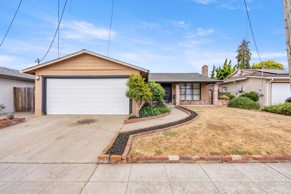 Detached Garage, Exterior, Solar Panels