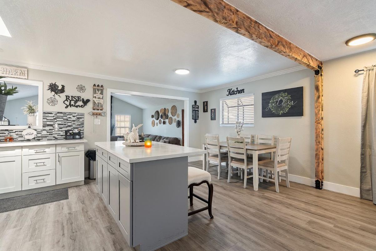 Dining room, Interior, Kitchen, Recessed Lighting, Wood Texture Flooring